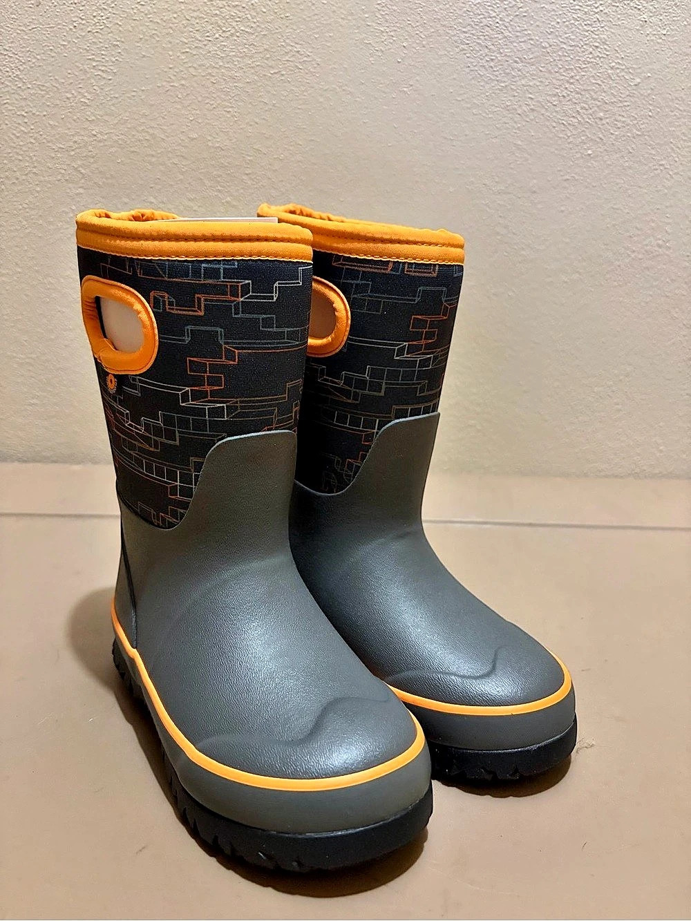 BOGS Kids Grasp Circuit Waterproof Boots Black & Orange Unisex US 10 New